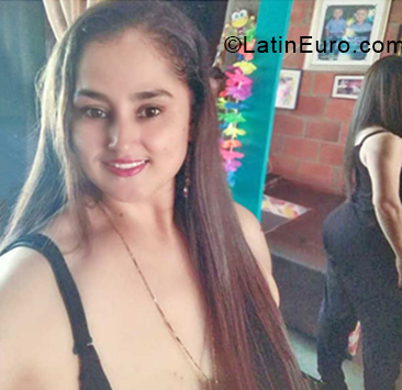 Date this good-looking Dominican Republic girl Angela from Cali DO34365