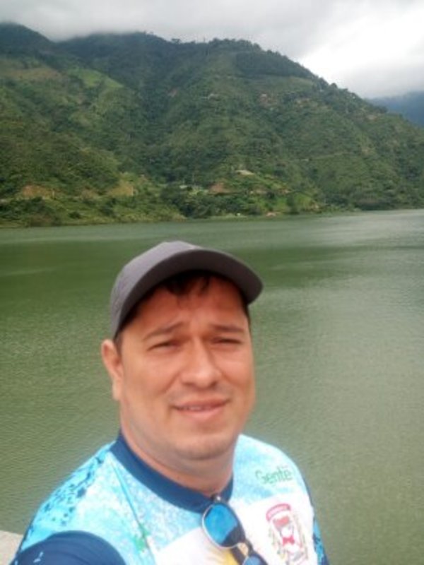 Date this stunning Colombia man Alex from Bucaramanga CO25146