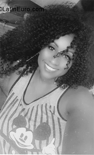 Date this hard body Brazil girl Ciara from Rio De Janeiro BR10811