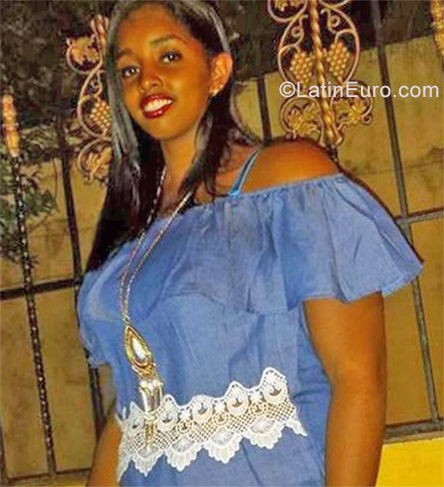 Date this gorgeous Dominican Republic girl Mariel from La Vega DO34401