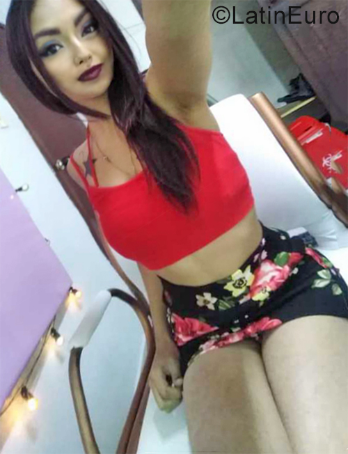 Date this beautiful Colombia girl Moon from Bogota CO25242