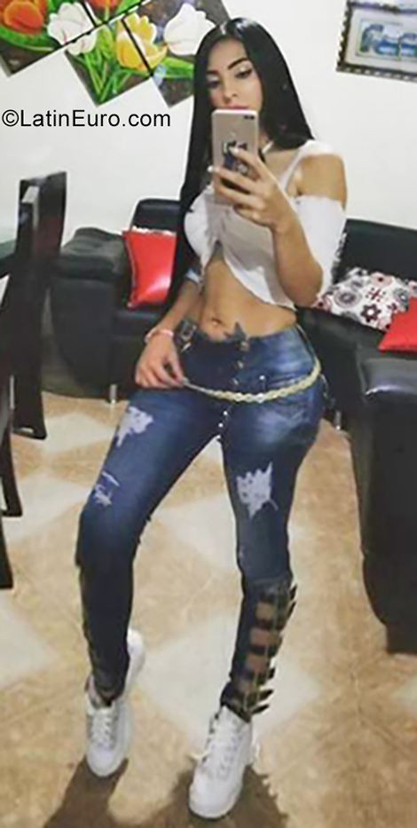 Date this beautiful Colombia girl Vanesa from Medellin CO25244