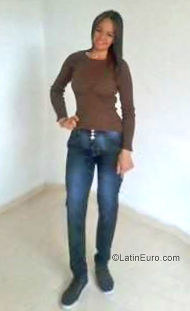 Date this happy Colombia girl Alejandra from Bogota CO25302