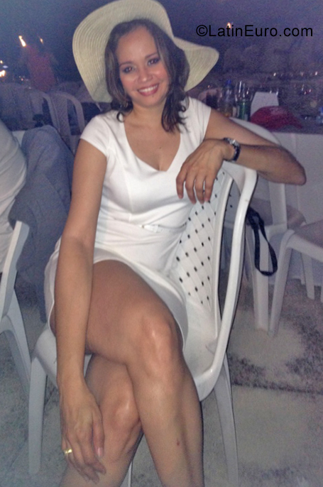 Date this passionate Panama girl Gabriela from Panama PA1151