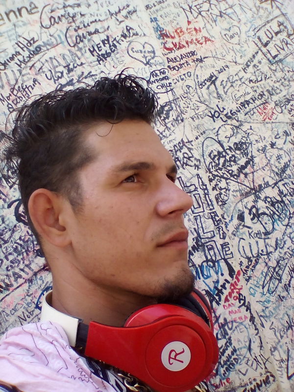 Date this athletic Cuba man Leoxander from Habana CU518