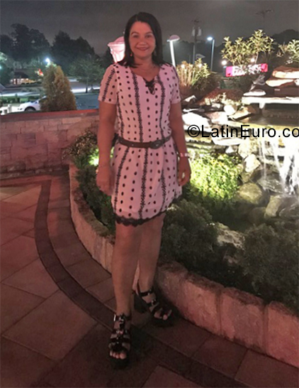 Date this lovely United States girl Paula from Philadelphia US19994