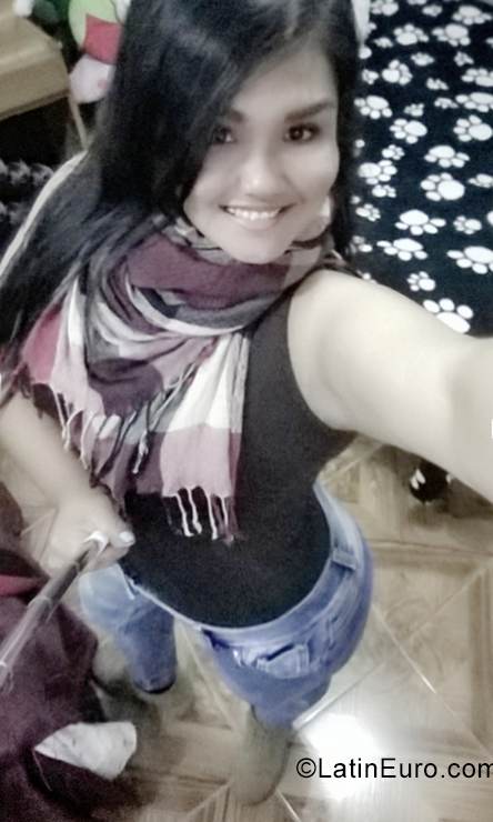 Date this happy Peru girl Solange from Lima PE1392