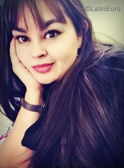 Date this attractive Guatemala girl Ana sofia from Guatemala City GT104
