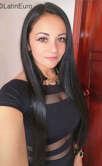 Date this pretty Colombia girl Pao from Bogota CO25433