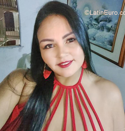 Date this young Colombia girl Milena from Cali CO25447