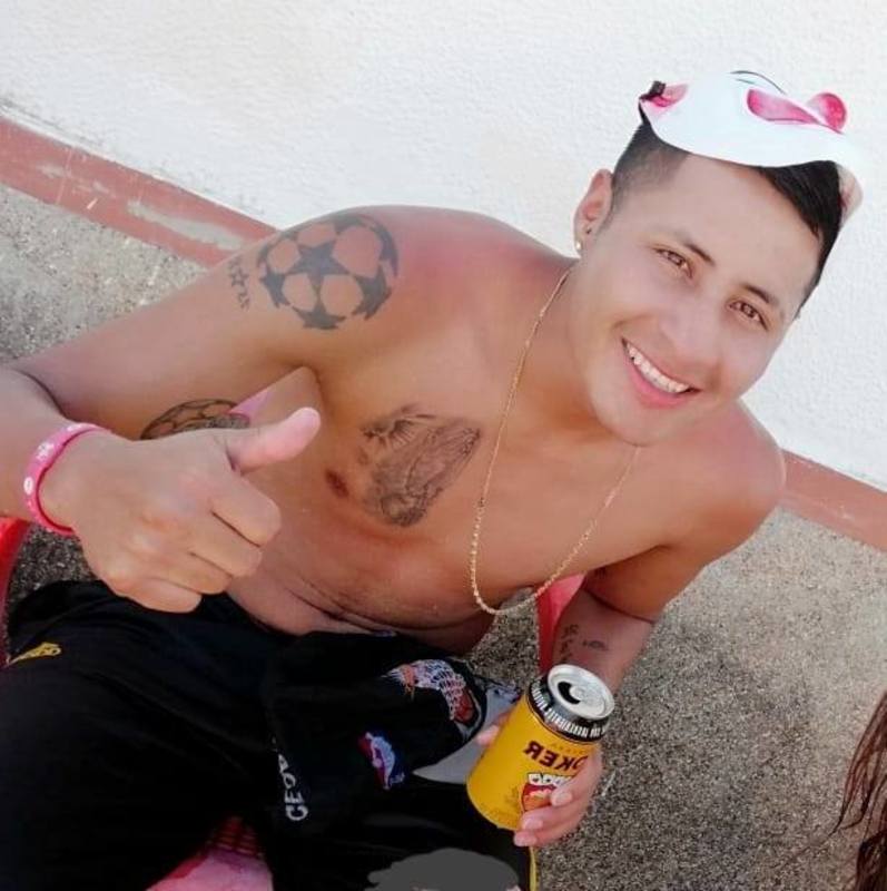 Date this sensual Colombia man JHON KENNEDY from Palmira CO25460