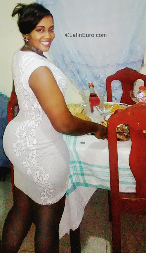 Date this hot Dominican Republic girl Paula from Higuey DO35004