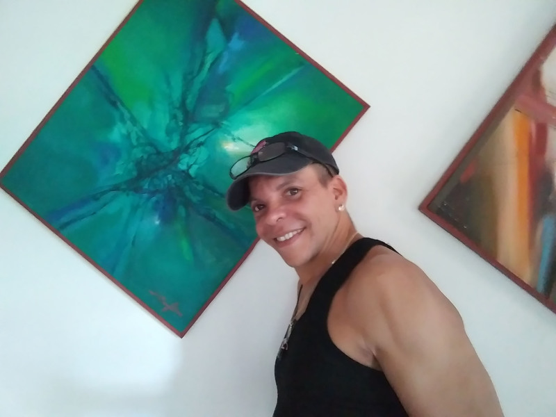 Date this stunning Cuba man Ted from Habana CU530