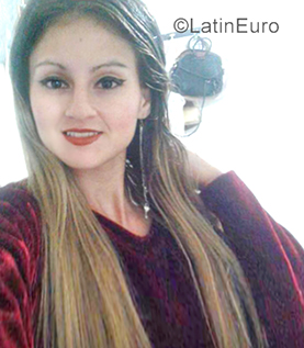Date this beautiful Colombia girl Alexandra from Bucaramanga CO25486