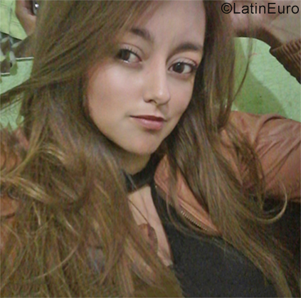 Date this lovely Ecuador girl Alejandra from Quito EC331