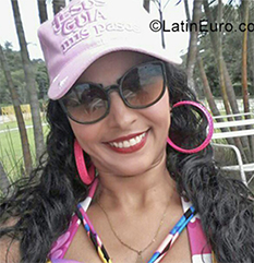 Date this charming Venezuela girl Ayara from Maracay VE2440