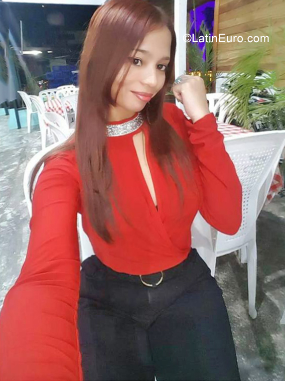 Date this funny Dominican Republic girl Michele from Santo Domingo DO35058