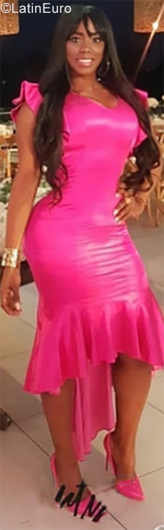 Date this stunning Colombia girl Tamara from Cali CO25526