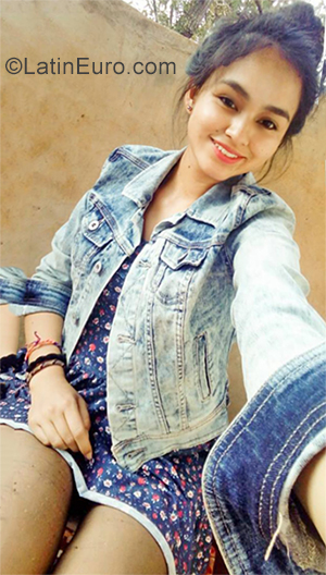 Date this young Peru girl Cristal from Cajamarca PE1401