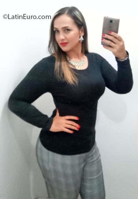 Date this funny Colombia girl Liliana from Medellín CO25559