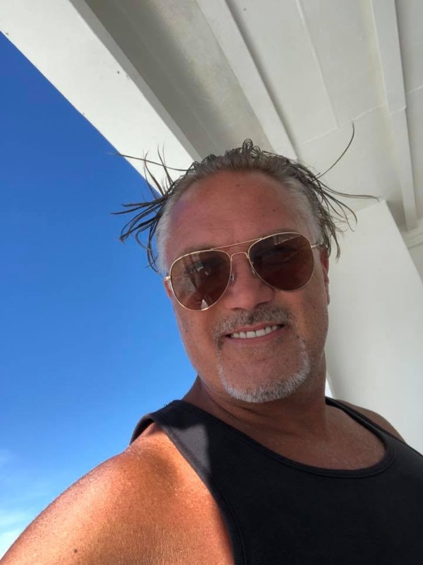 Date this sultry Chile man Bastian from chile SE257