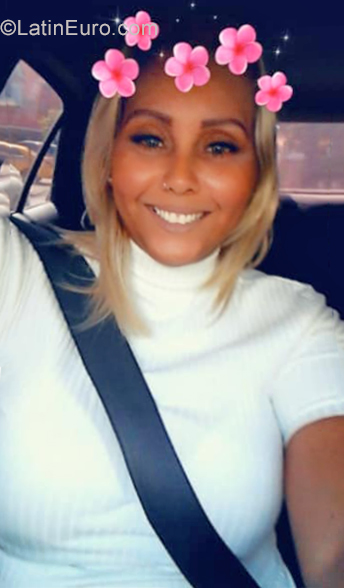 Date this foxy Panama girl Jessica from Panama PA1290
