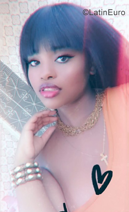 Date this hard body Brazil girl Leticia from Rio De Janeiro BR10853