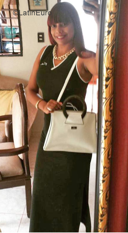 Date this foxy Dominican Republic girl Massiel from Santo Domingo DO35257