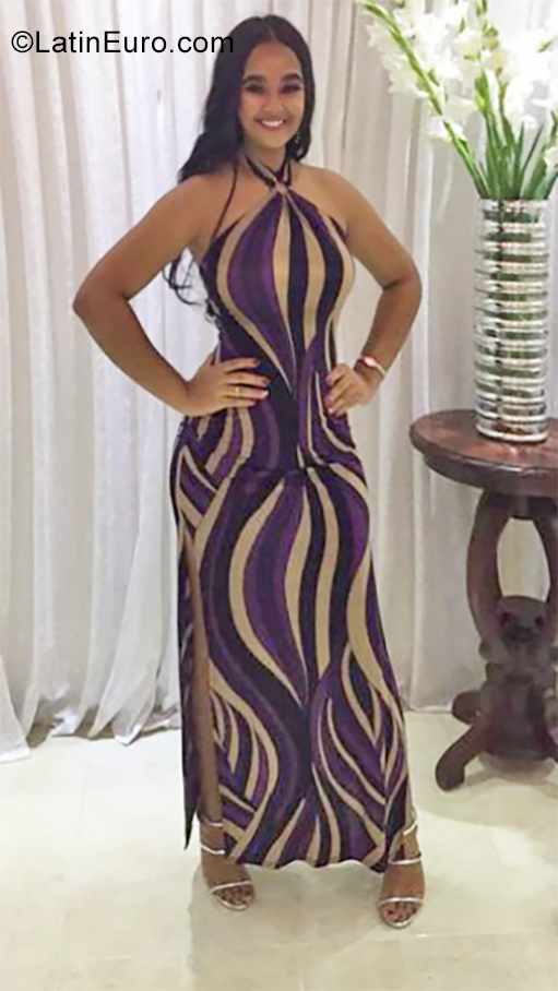 Date this charming Dominican Republic girl Jatnna from Santiago DO35290