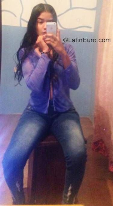 Date this delightful Venezuela girl Brenda from Maracaibo and Cucuta VE2504