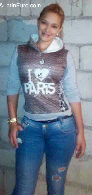 Date this exotic Colombia girl Diana from Bucaramanga CO25662