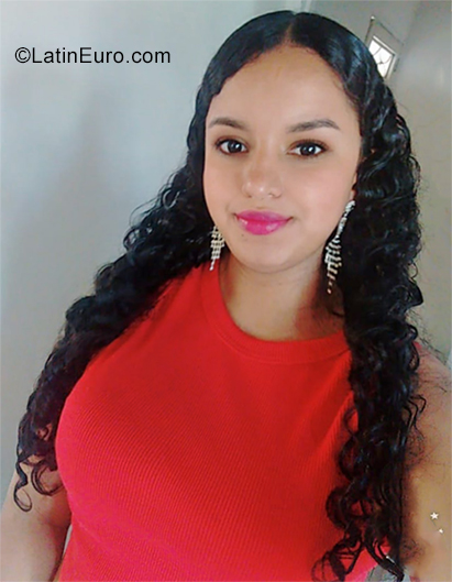 Date this charming Colombia girl Lorena from Medellin CO25665