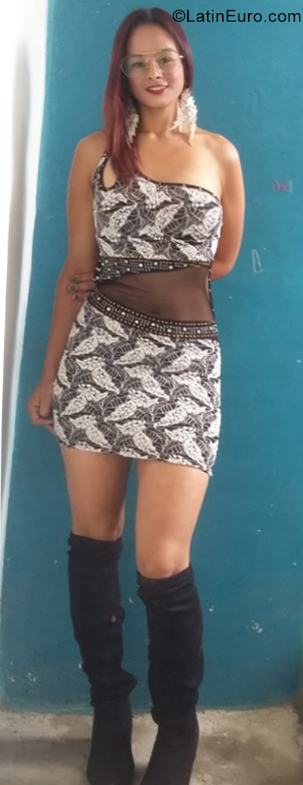 Date this beautiful Colombia girl Damaris from Manizales CO25675