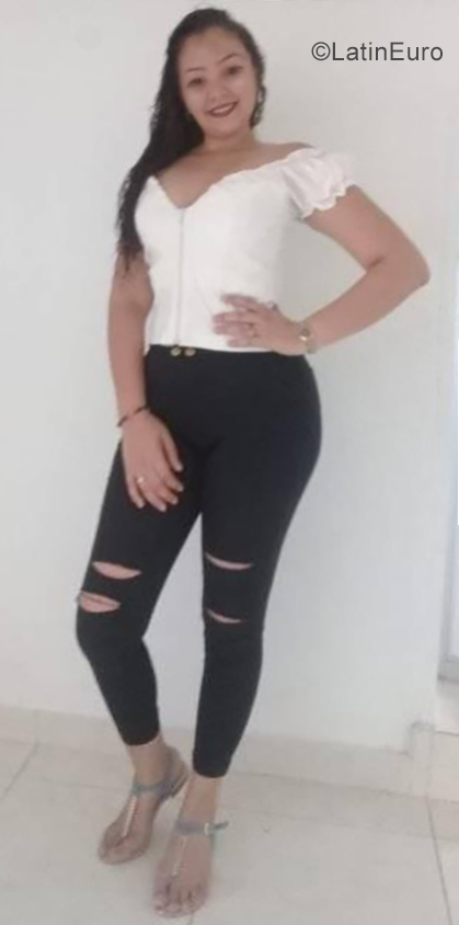 Date this georgeous Colombia girl Gabriela from Santa Marta CO25702