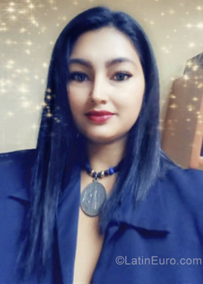 Date this stunning Venezuela girl Rus from Caracas VE2527