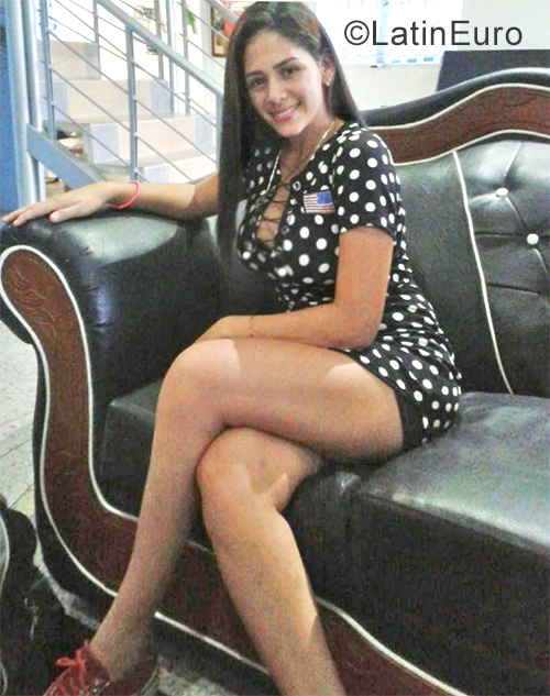 Date this attractive Venezuela girl Maryri from Barinas VE2543