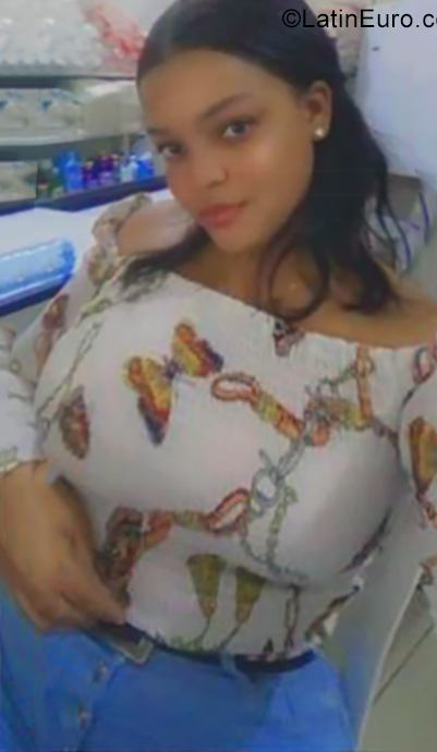 Date this lovely Dominican Republic girl Elisa from Santo Domingo DO36401
