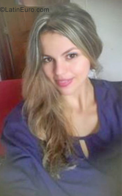 Date this delightful Colombia girl Andrea from Barranquilla CO25796