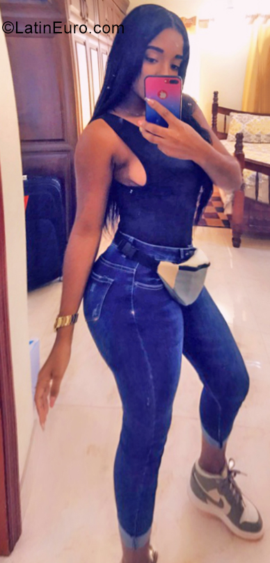 Date this exotic Dominican Republic girl Yoniry from San Pedro De Macoris DO35508