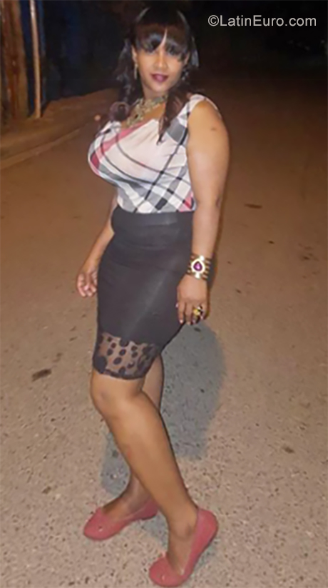 Date this tall Dominican Republic girl Yohanny from Santo Domingo DO35522