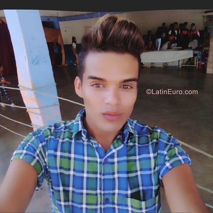 Date this young Venezuela man Glabseni from Barquisimeto VE2563
