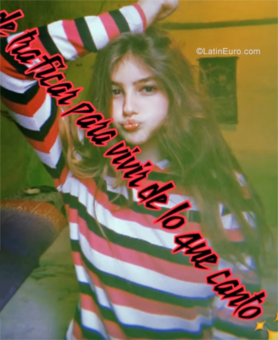 Date this athletic Argentina girl Sofia from Buenos Aires AR211