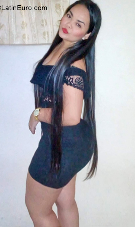 Date this voluptuous Colombia girl Lina from Villavicencio CO25854