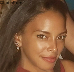 nice looking Cuba girl Yune from Havana CU562