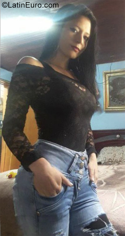 Date this pretty Colombia girl Antonella from Bogota CO25873