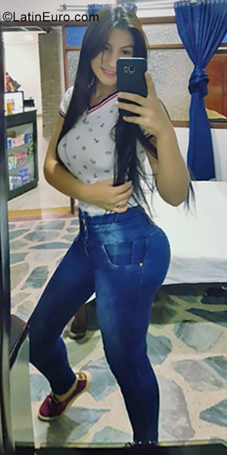 Date this funny Colombia girl Kelly from Cucuta CO25892