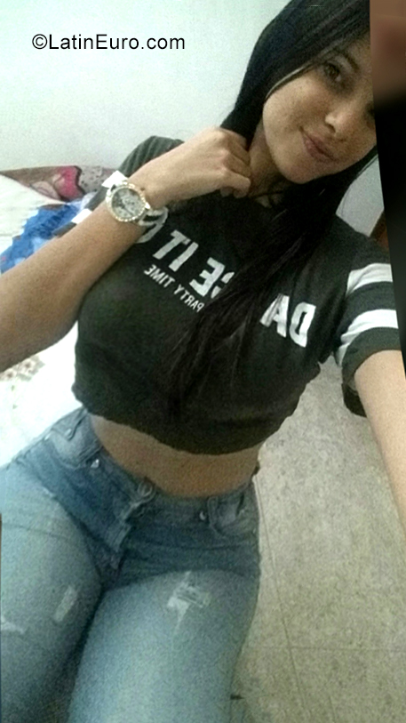 Date this voluptuous Venezuela girl Lisleynas from Maracaibo VE2607