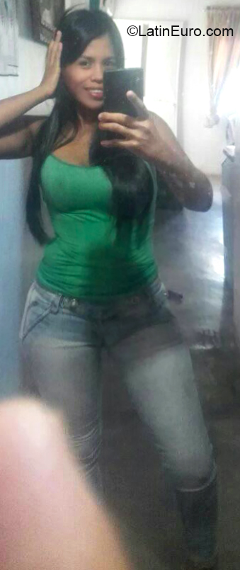 Date this sensual Venezuela girl Orlenyis from Coro VE2616