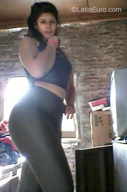 Date this lovely Argentina girl Mariluz from Buenos Aires AR225