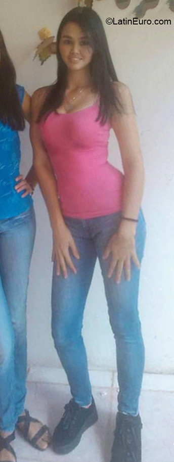 Date this passionate Venezuela girl Theiria from Carupano VE2631